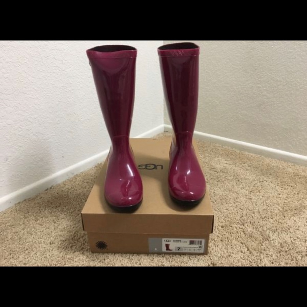 Uggs rain boots